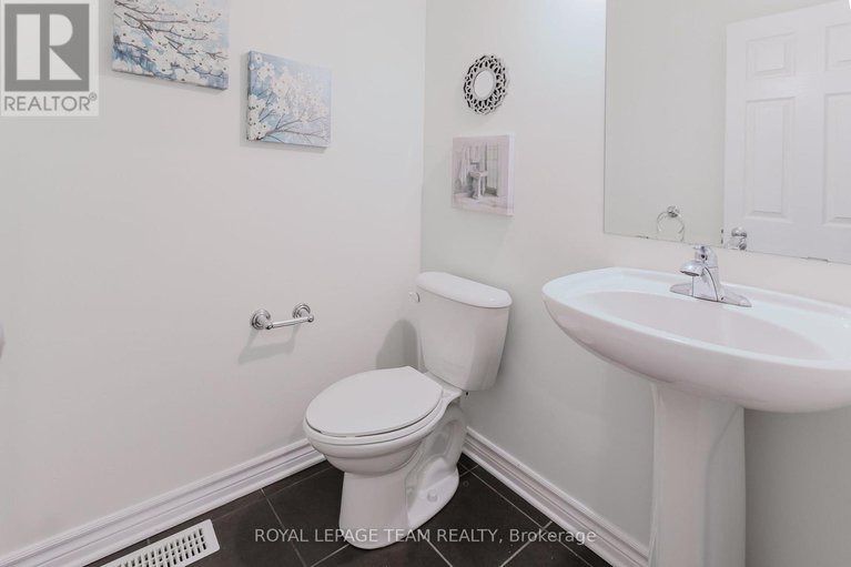 28362232/411-temiskaming-crescent/strandherd/ottawa/ontario/K2J0V4_21