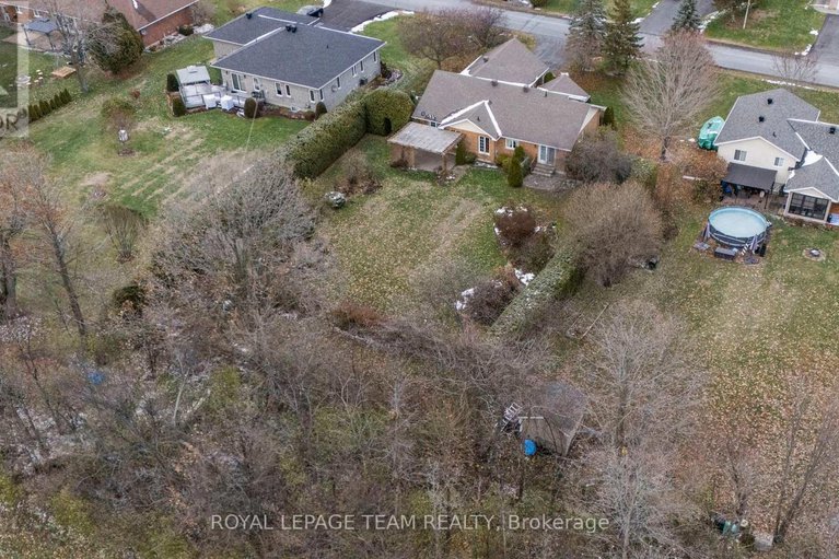 29127393/7-david-street/long-sault/south-stormont/ontario/K0C1M0_44