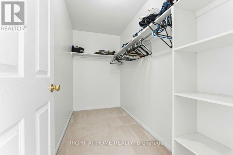 29403444/4-castle-glen-crescent/glencairnhazeldean/ottawa/ontario/K2L4H1_19