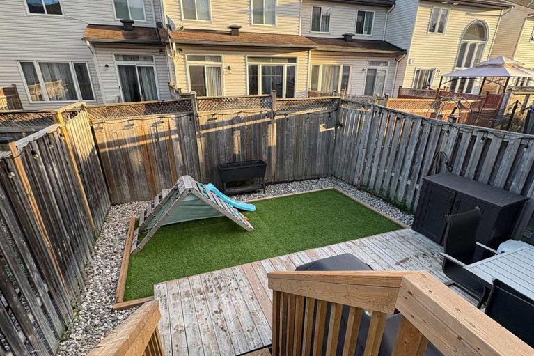 29413396/329-brigitta-street/emerald-meadowstrailwest/ottawa/ontario/K2S0H9_35