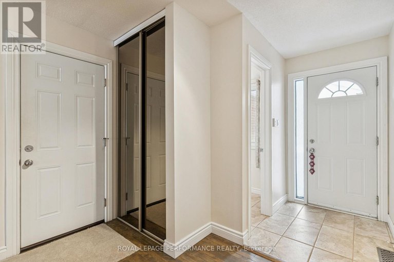 29354265/172-claiborne-way/queenswood-heights-south/ottawa/ontario/K1E3V1_3