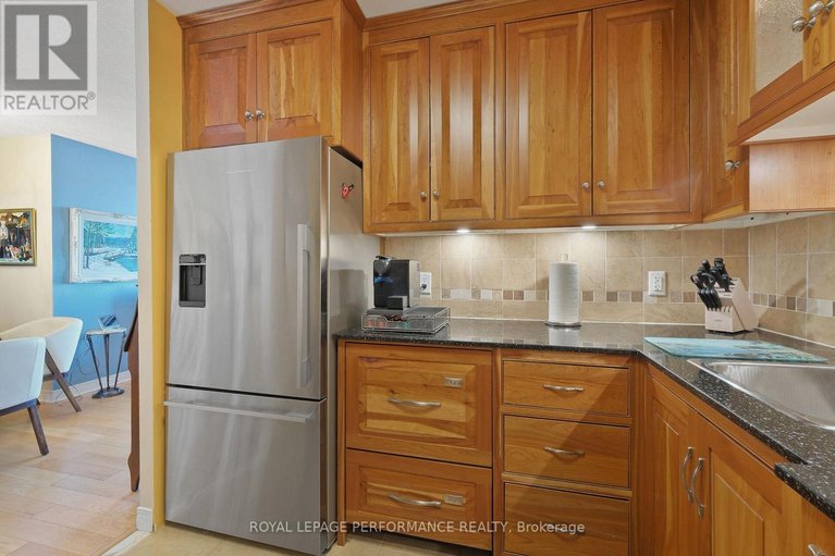 29666803/1003-71-somerset-street-w/ottawa-centregolden-triangle/ottawa/ontario/K2P2G2_12