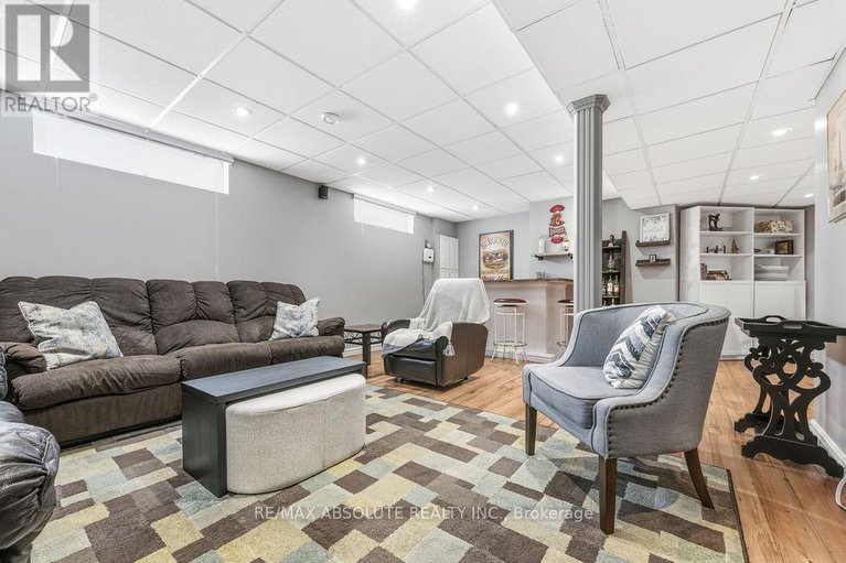 29302889/6145-lariviere-crescent/orleans-village/ottawa/ontario/K1W1C6_25