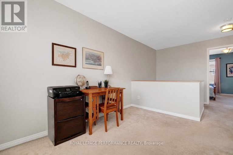 29550912/175-arcola-private/overbrookcastle-heights/ottawa/ontario/K1K4W9_25