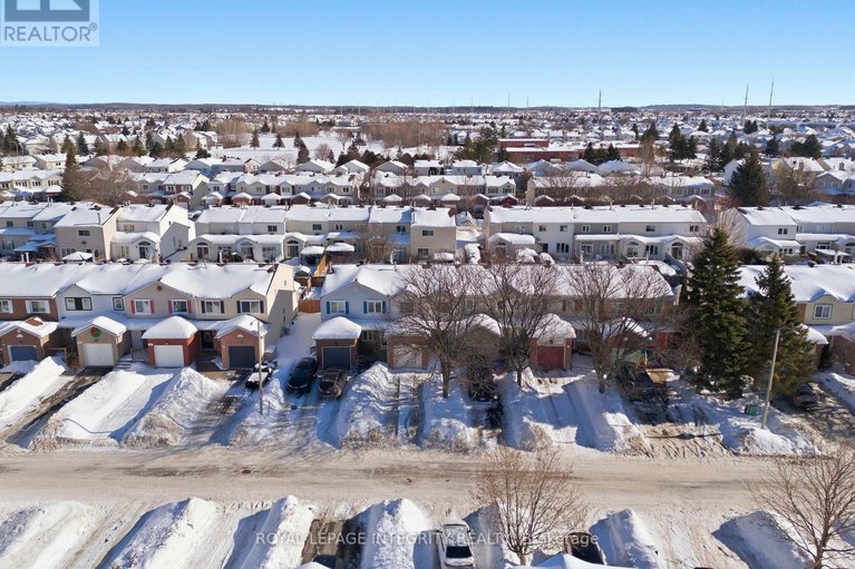 29360291/2049-sunland-drive/fallingbrookgardenway-south/ottawa/ontario/K4A3K8_29