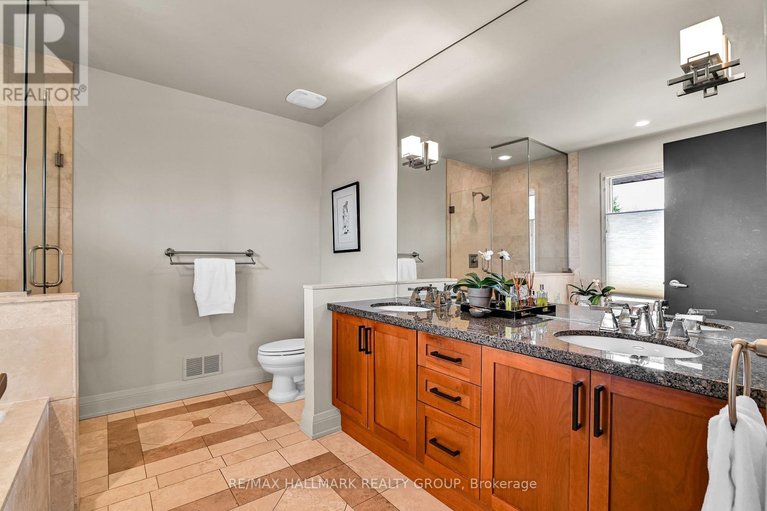 29674266/481-melbourne-avenue/mckellarhighland/ottawa/ontario/K2A1W4_17