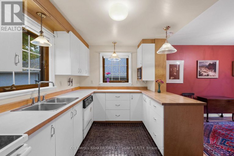 28932809/895-dundee-avenue/queensway-terrace-north/ottawa/ontario/K2B5T2_15