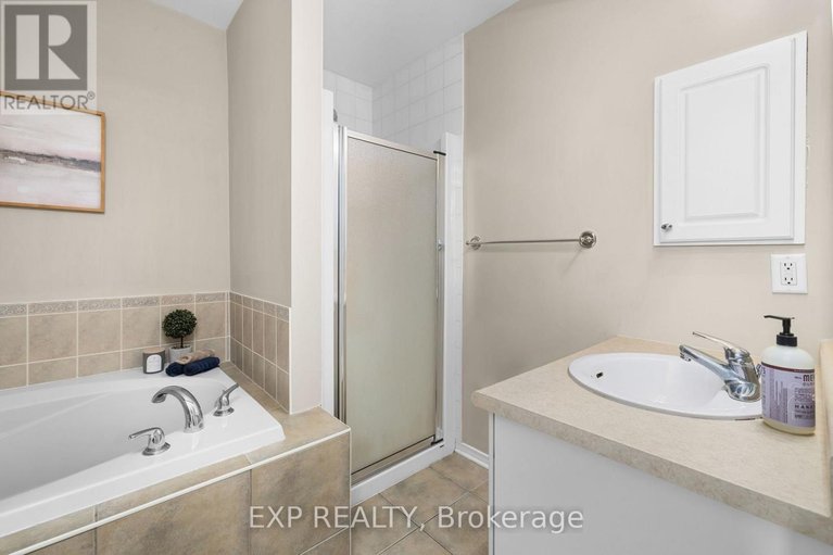 29651648/255-gershwin-private/westcliffe-estates/ottawa/ontario/K2H1G5_33