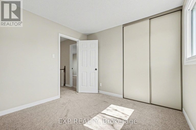 29671648/865-acadian-gardens/convent-glen/ottawa/ontario/K1C2V7_29