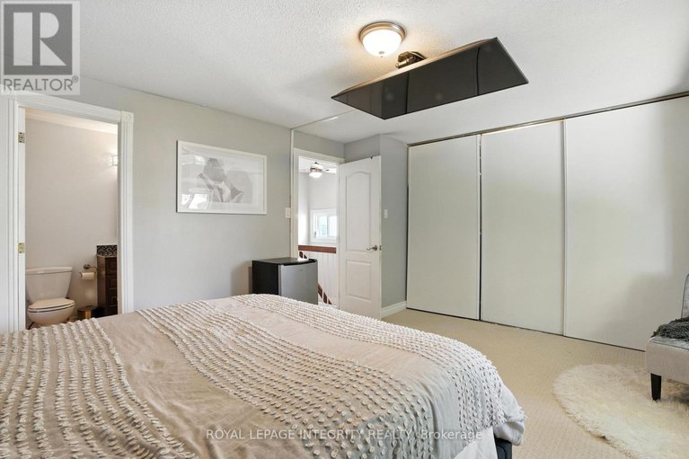 28545916/1760-lafrance-drive/queenswood-heights-south/ottawa/ontario/K1E2H2_17