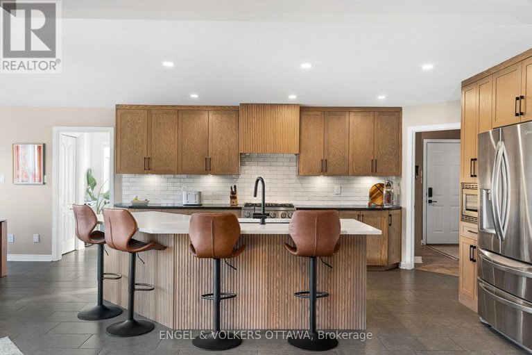 29666801/32-barcham-crescent/hearts-desire/ottawa/ontario/K2J3Z7_11