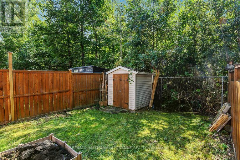 28827853/446-lawler-crescent/chatelaine-village/ottawa/ontario/K4A3Y3_45