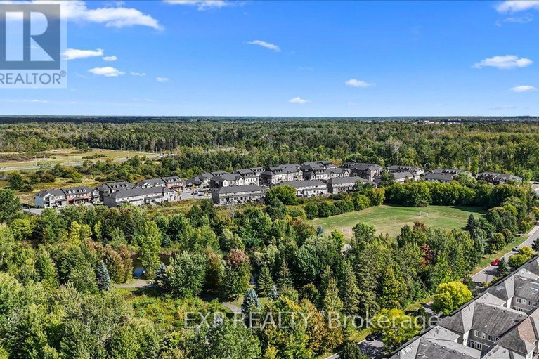 29082044/3166-stockton-drive/blossom-parkkemp-parkfindlay-creek/ottawa/ontario/K1T1S1_40