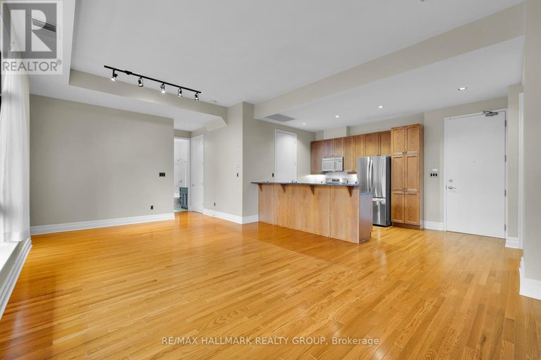 28579122/ph5-330-loretta-avenue-s/west-centre-town/ottawa/ontario/K1S4E8_6