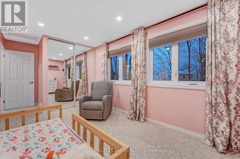 29208661/3831-autumnwood-street/emerald-woodssawmill-creek/ottawa/ontario/K1T2G9_32