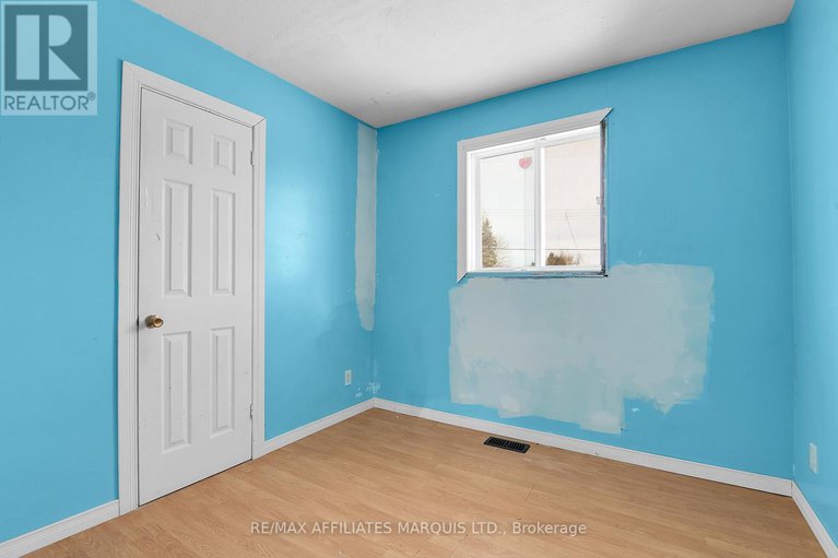 29197091/418-dominion-street/alexandria/north-glengarry/ontario/K0C1A0_18