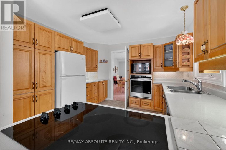 29344772/18-pine-needles-court/stittsville-central/ottawa/ontario/K2S1G5_13