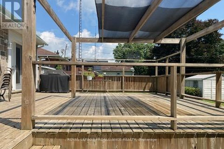 29460422/17-church-avenue/iroquois/south-dundas/ontario/K0E1K0_26