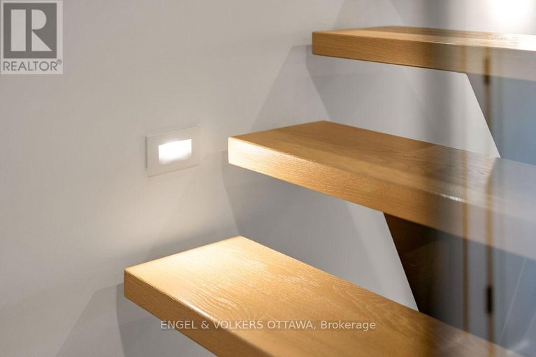 29568129/127-peridot-private/experimental-farm/ottawa/ontario/K2C3M3_50