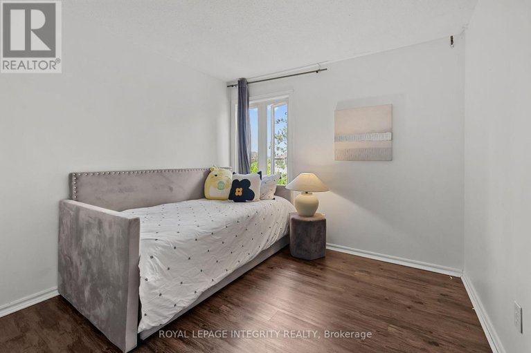 28599502/3485-mccarthy-road/hunt-clubwestern-community/ottawa/ontario/K1V8Z9_20