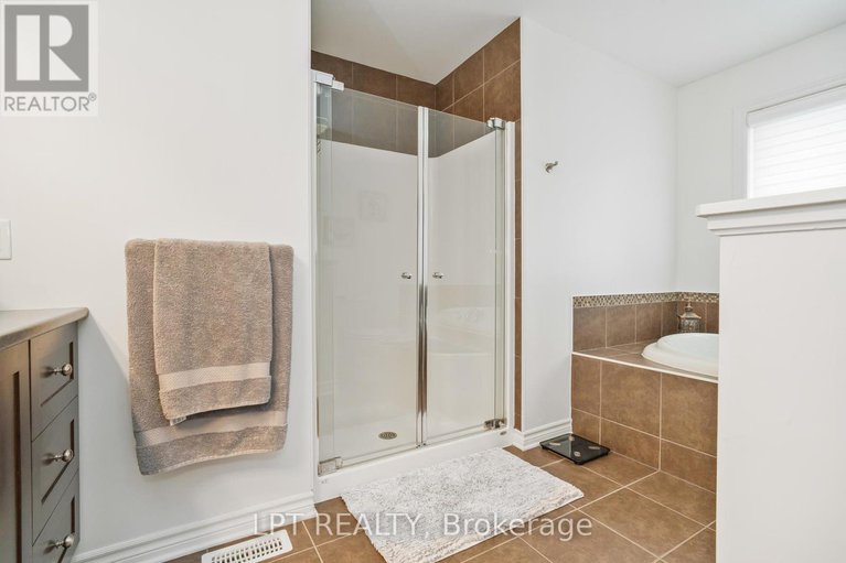 28616918/140-montargis-circle/avalon-west/ottawa/ontario/K4A0M5_19