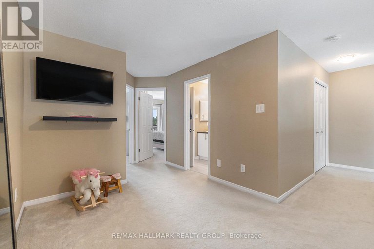 28568194/327-galston-private/mer-bleuebradley-estatesanderson-park/ottawa/ontario/K1W0G3_16