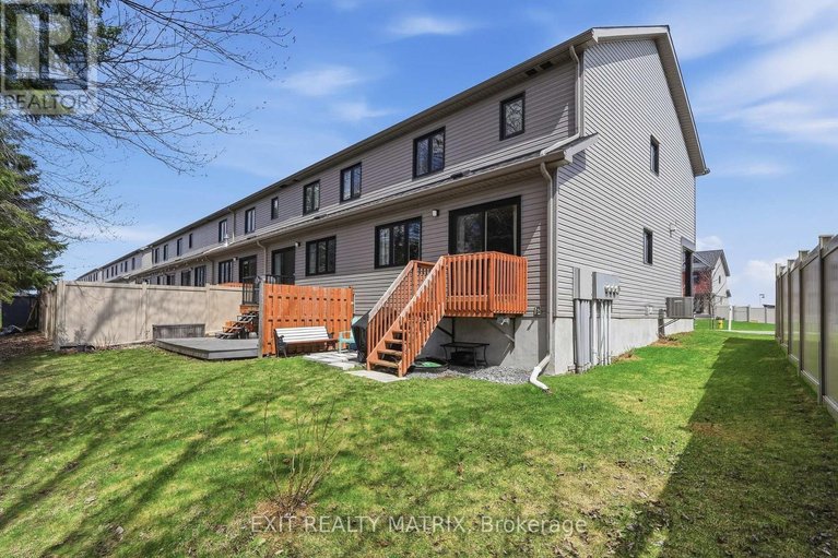 29646598/368-twilight-avenue/village-of-russell/russell/ontario/K4R0E6_30