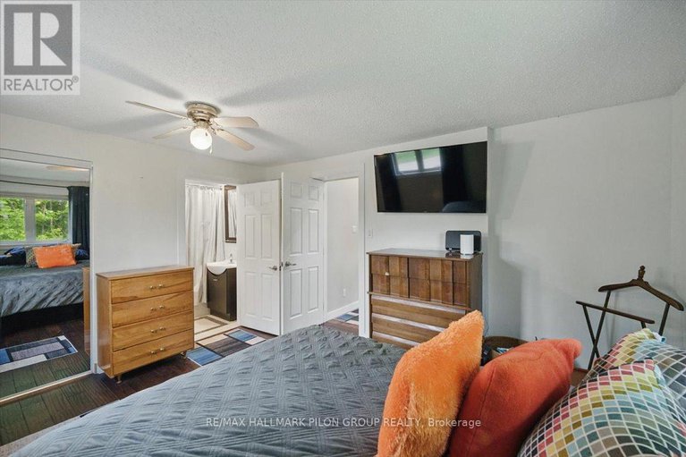28420947/84-eastpark-drive/blackburn-hamlet/ottawa/ontario/K1B4A4_14