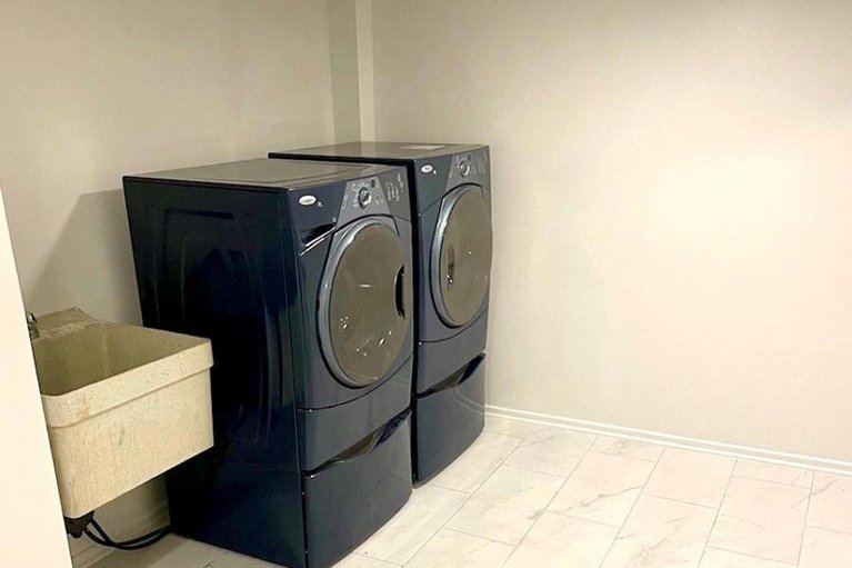 29093090/2285-stonehenge-crescent/pineview/ottawa/ontario/K1B4N7_12