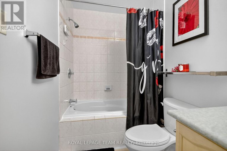 29115159/7-newcastle-avenue/morgans-grantsouth-march/ottawa/ontario/K2K2R2_25