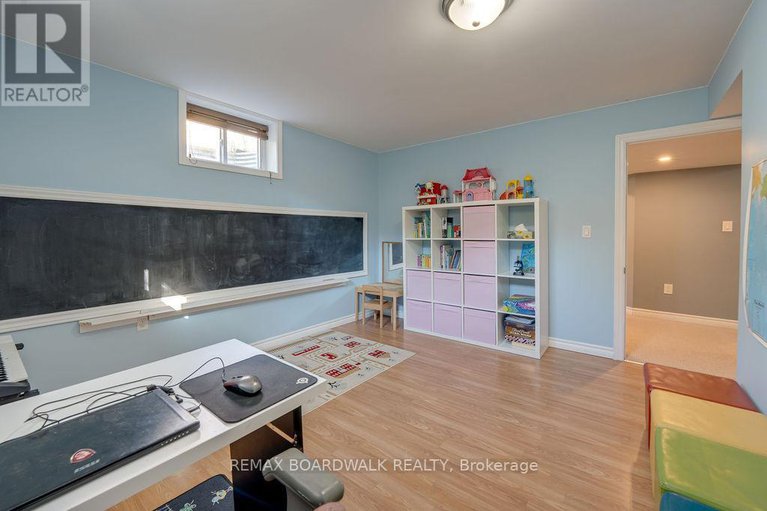 29251889/7089-bush-drive/greely/ottawa/ontario/K4P1M8_18