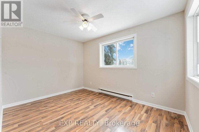 29444282/45a-802-st-andre-drive/hiawatha-parkconvent-glen/ottawa/ontario/K1C4R3_14