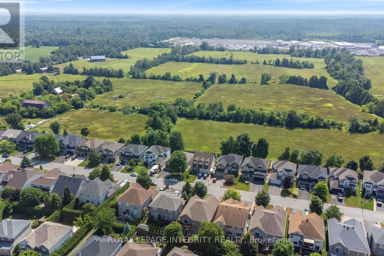28620826/449-landswood-way/stittsville-south/ottawa/ontario/K2S0A4_31