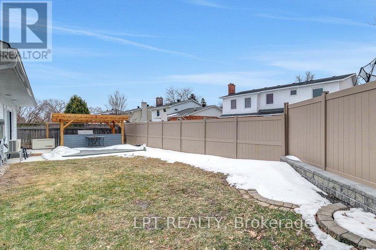 29603325/624-pleasant-park-road/playfair-park/ottawa/ontario/K1H5N5_47