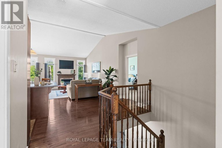 28746377/920-burwash-landing-bay/morgans-grantsouth-march/ottawa/ontario/K2W0C8_7