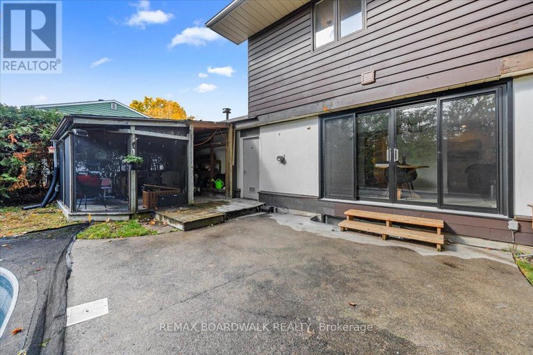 29209596/7-gagnon-court/beaverbrook/ottawa/ontario/K2K1A7_34