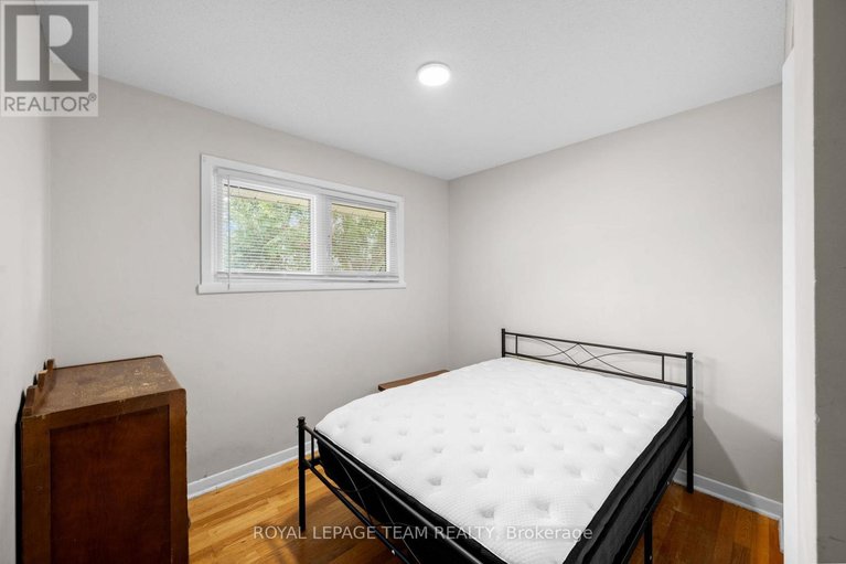 29660609/50-hilliard-avenue/city-viewskylinefisher-heightsparkwood-hills/ottawa/ontario/K2E6C1_15