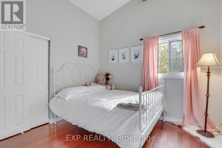 29017803/136-resthaven-avenue/constance-bay/ottawa/ontario/K0A3M0_21
