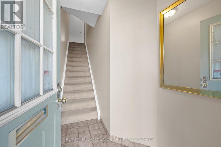 29011160/12-crispin-private/manor-park/ottawa/ontario/K1K2T8_3