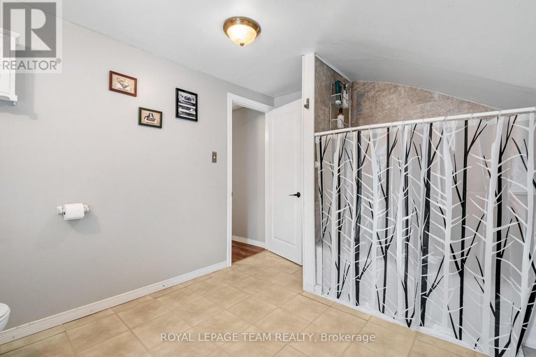 29158073/11509-queen-street/north-dundas-mountain-twp/north-dundas/ontario/K0E1J0_19