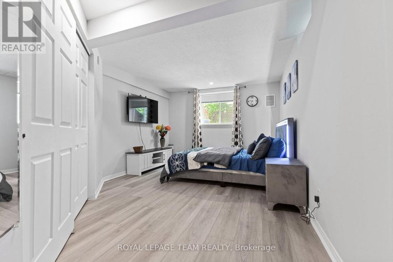 28401650/81-chickasaw-crescent/bridlewood/ottawa/ontario/K2M1M8_39