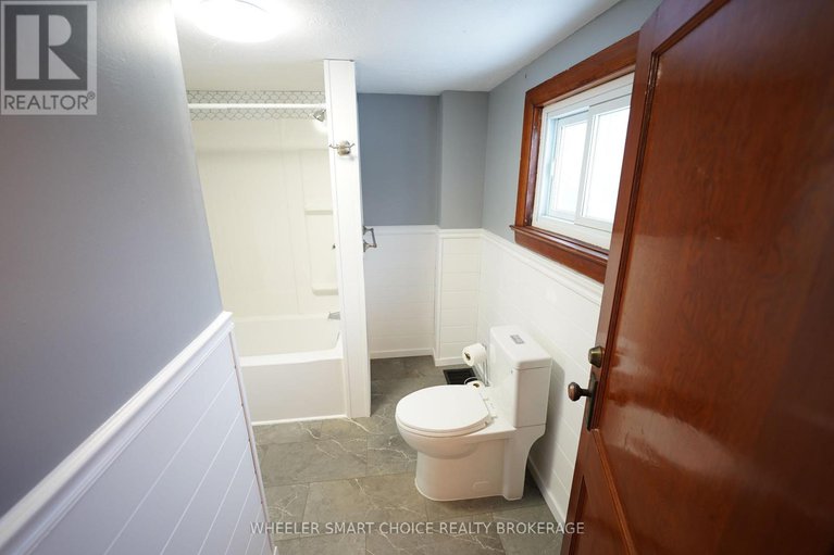 29225740/14-saunders-avenue-n/long-sault/south-stormont/ontario/K0C1P0_21