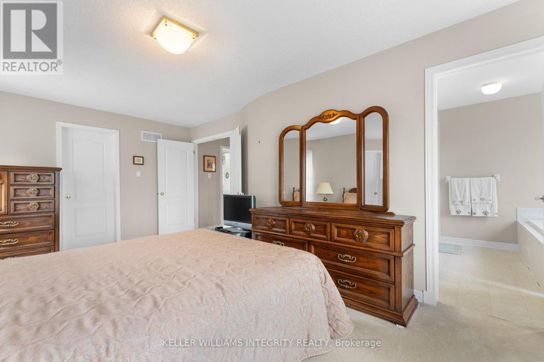 28326549/1643-blohm-drive/hunt-club-park/ottawa/ontario/K1G5S4_22