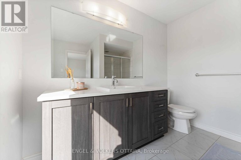 29006127/781-cairn-crescent/mer-bleuebradley-estatesanderson-park/ottawa/ontario/K1W0P7_24