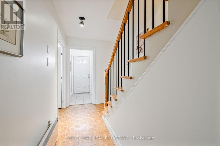 29066037/73-hobart-crescent/sheahan-estatestrend-village/ottawa/ontario/K2H5S3_4