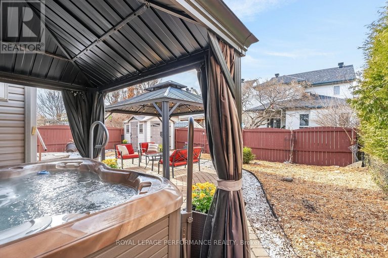 29572536/1820-mccallum-drive/fallingbrookgardenway-south/ottawa/ontario/K4A3T7_41