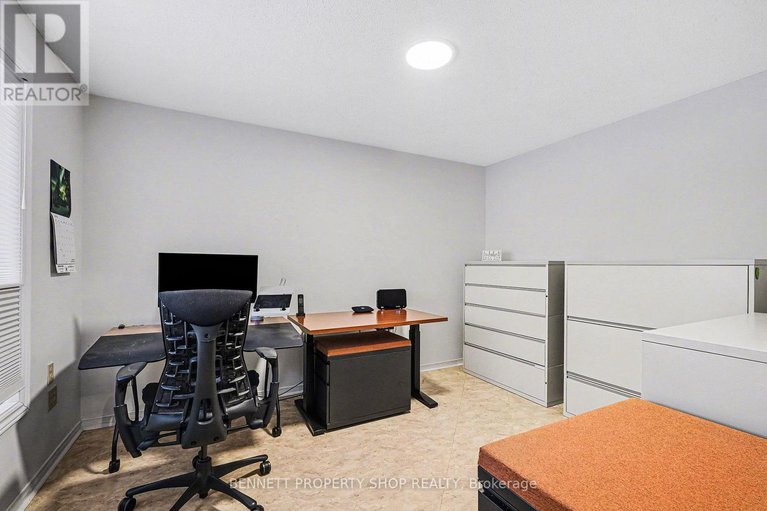 29325608/15-brandy-creek-crescent/bridlewood/ottawa/ontario/K2M2B8_17