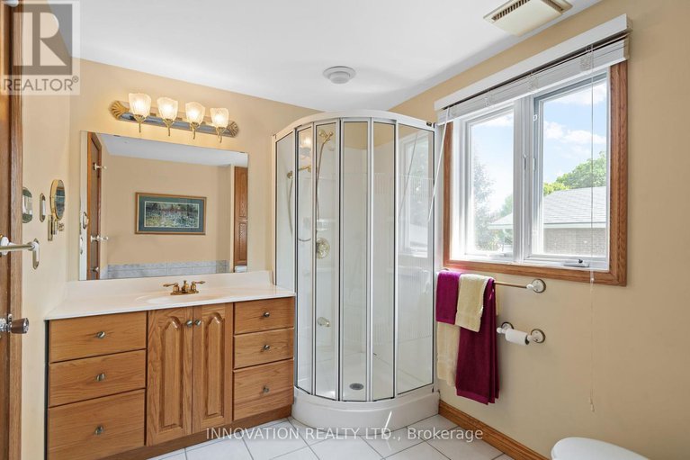 28409524/40-hadley-circle/bells-corners/ottawa/ontario/K2H6N9_23
