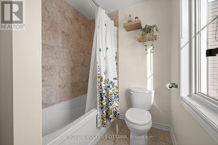 29542573/166-lily-pond-street/emerald-meadowstrailwest/ottawa/ontario/K2M0J5_24