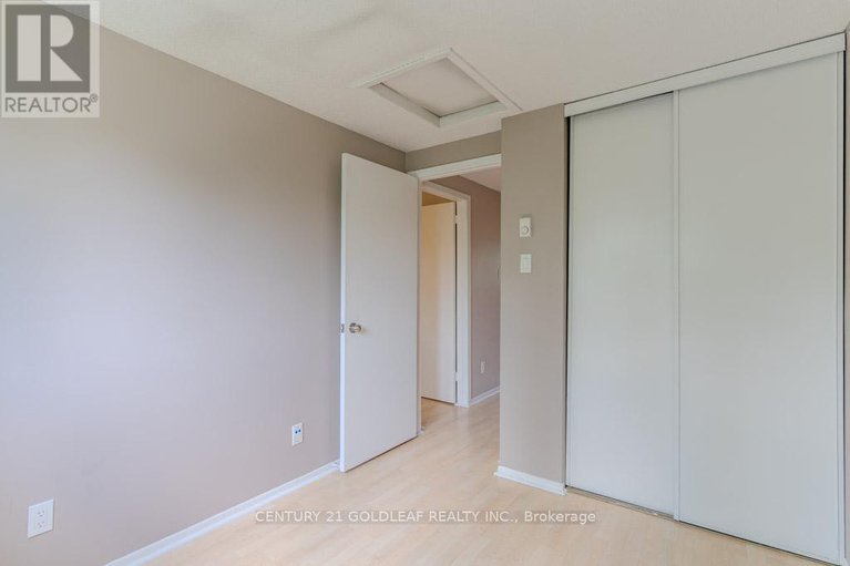 28602194/1342-cedarcroft-crescent/pineview/ottawa/ontario/K1B5C8_18
